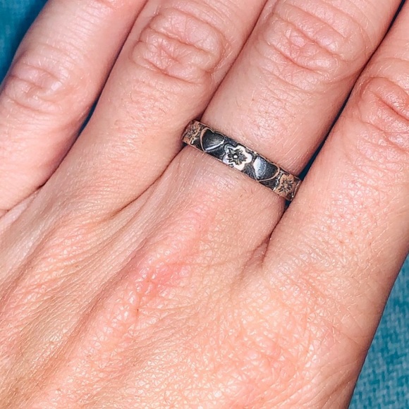 ❤️🌸 Genuine 925 Stamped Ring - Picture 2 of 5